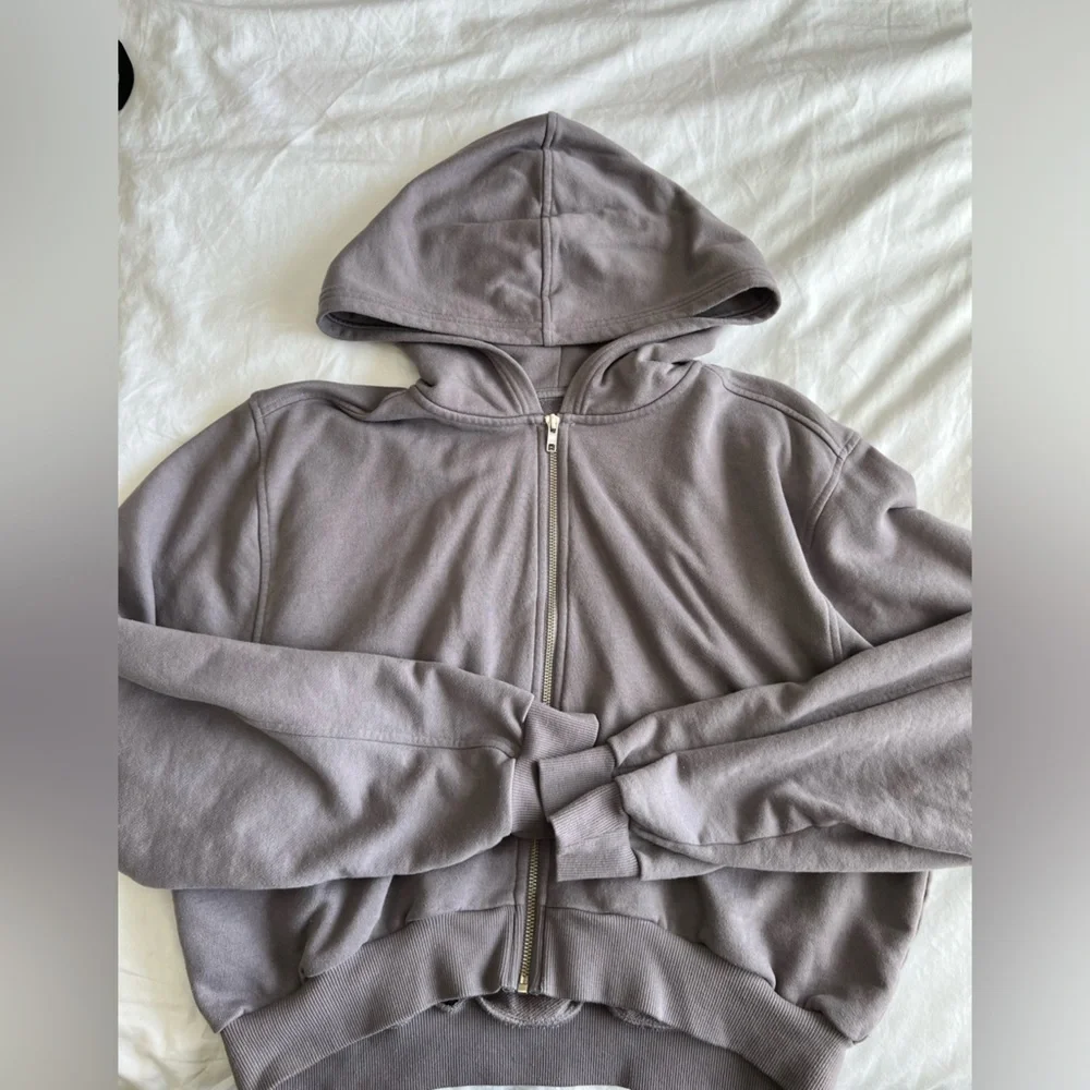 ALO Yoga Sweet Escape Hoodie in light purple - Picture 1 of 2